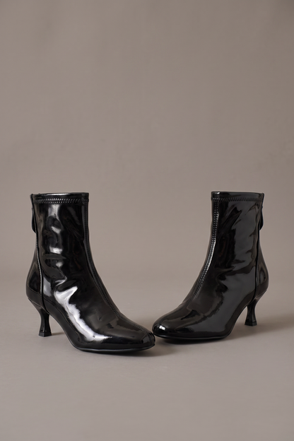 Midnight Stroll Round-Toe Kitten Heel Boots