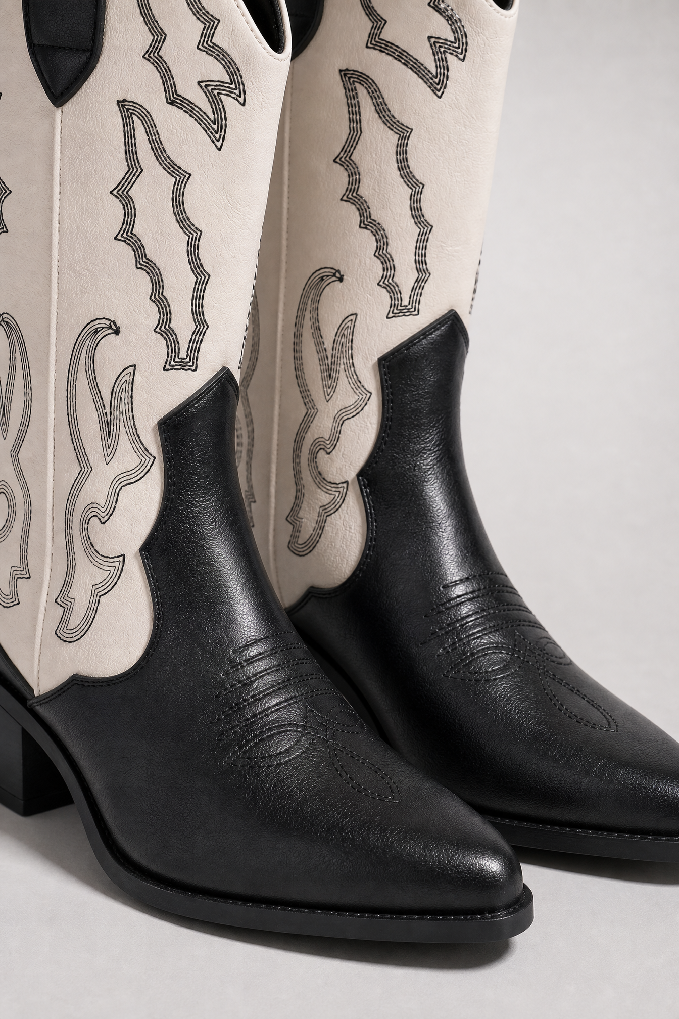 Black & White Two-Tone Western Cowboy Boots